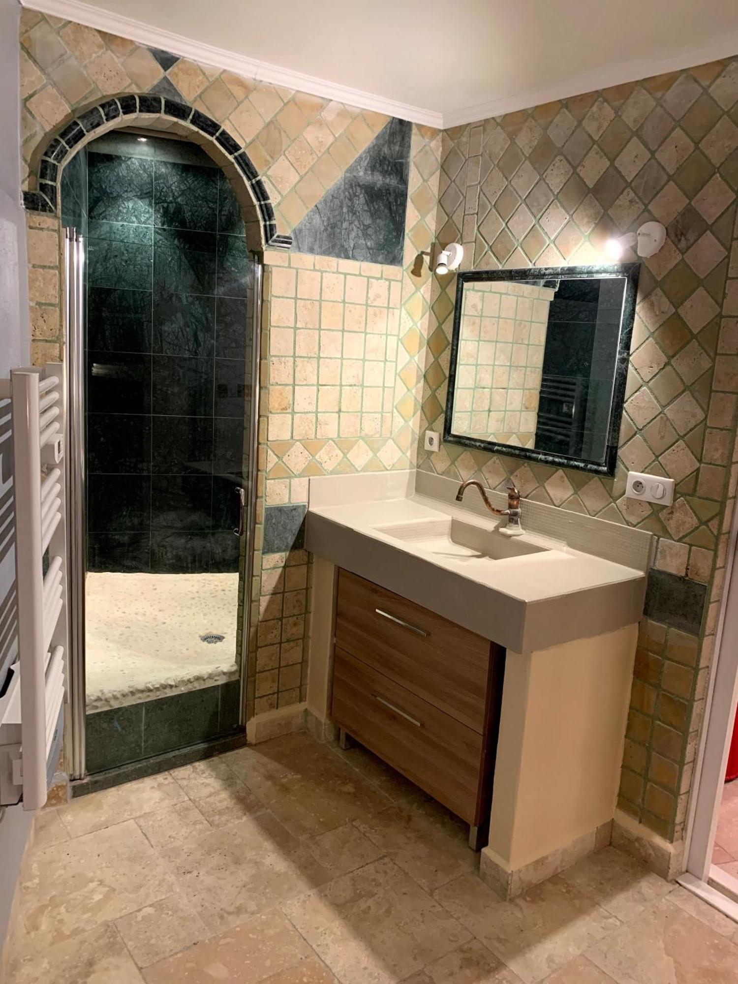 Tres Bel Appartement Cosy Et Chaleureux A Nîmes Kültér fotó