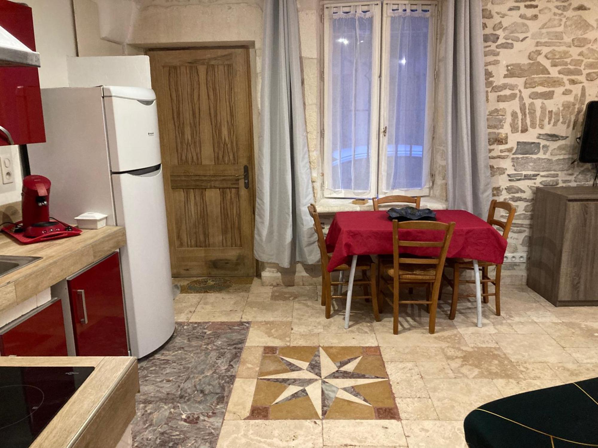 Tres Bel Appartement Cosy Et Chaleureux A Nîmes Kültér fotó