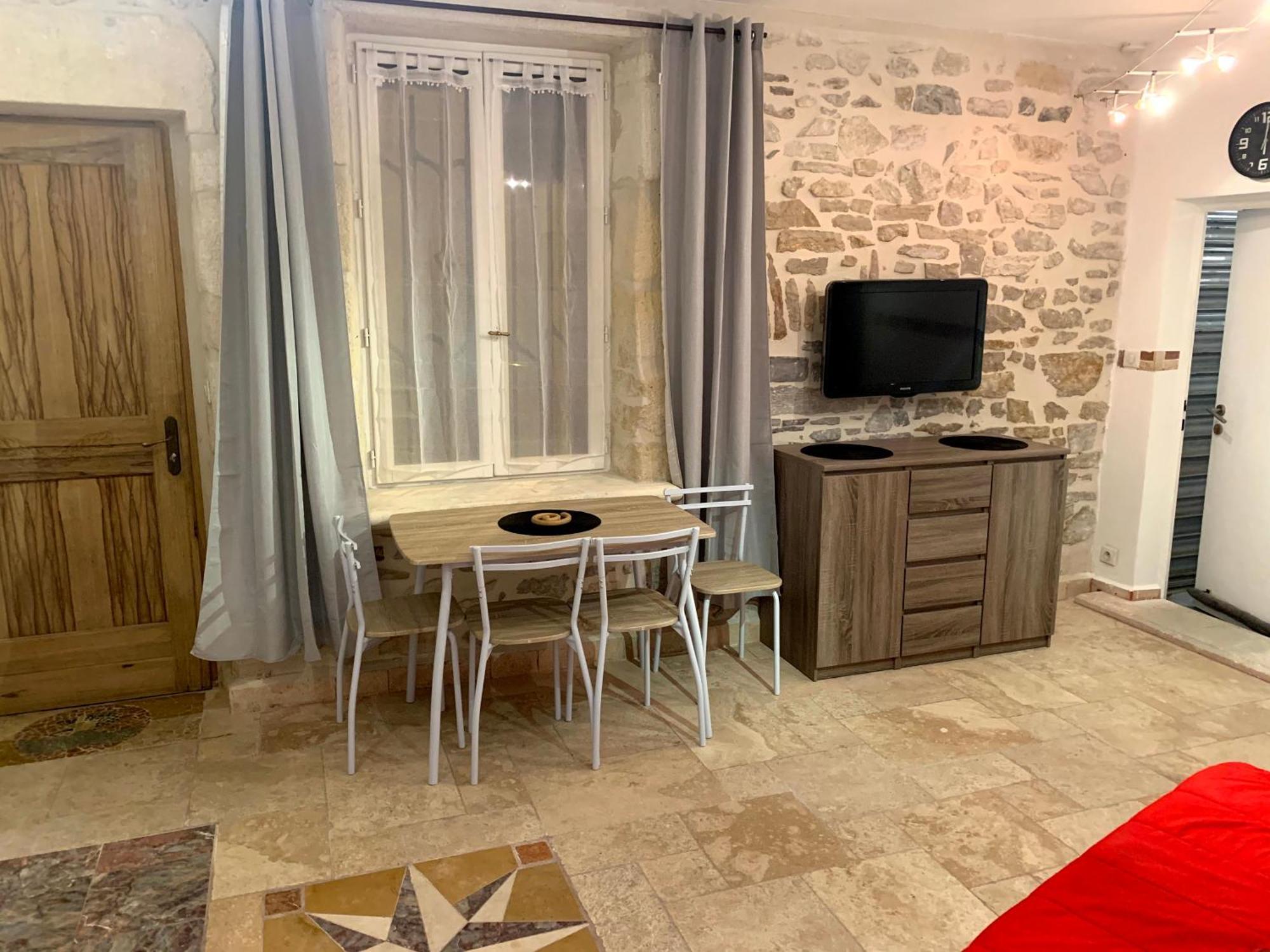Tres Bel Appartement Cosy Et Chaleureux A Nîmes Kültér fotó